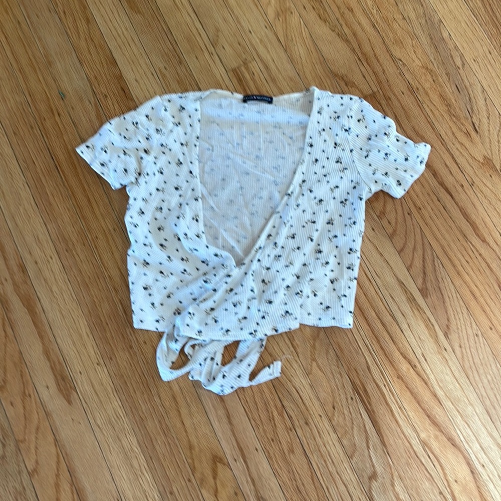 FLORAL WRAP TOP